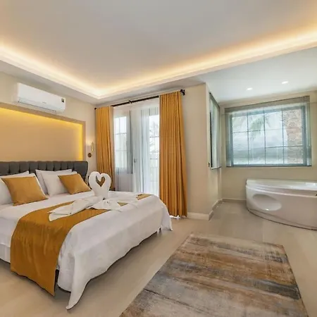 Villa Palmiye Jakuzi Ve Havuzlu Luks Tatil Evi - Ocekhomes Fethiye