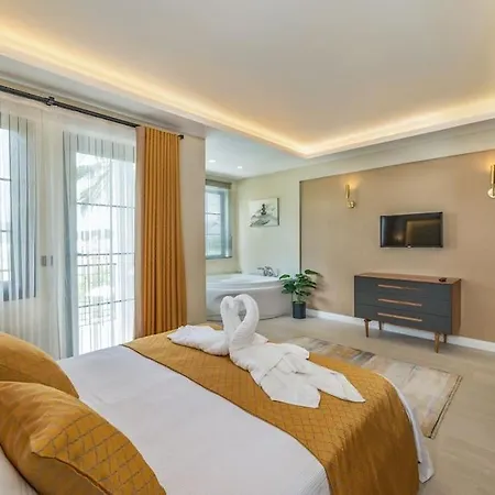 Villa Palmiye Jakuzi Ve Havuzlu Luks Tatil Evi - Ocekhomes Fethiye