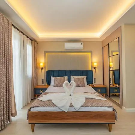Palmiye Jakuzi Ve Havuzlu Luks Tatil Evi - Ocekhomes Fethiye