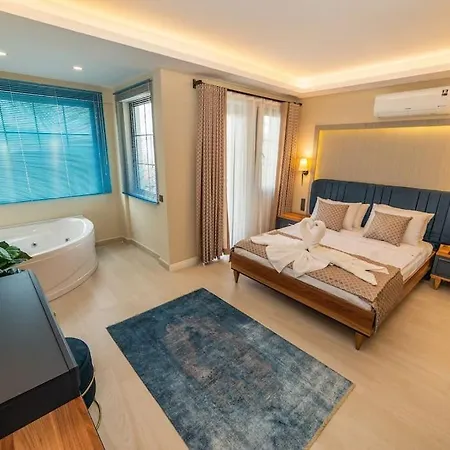 Villa Palmiye Jakuzi Ve Havuzlu Luks Tatil Evi - Ocekhomes Fethiye